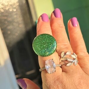 NWT Green Glitter Snap Ring with Silver Plated Snap Bezel NWT